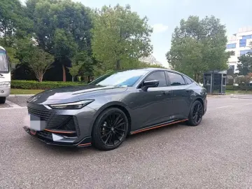 2023 Changan UNI-V с пробегом 48 000 км