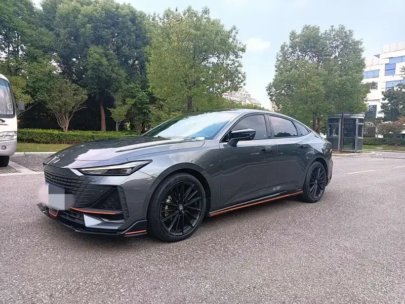 2023 Changan UNI-V с пробегом 48 000 км