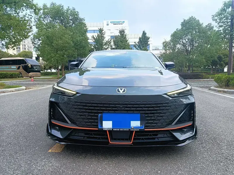 2023 Changan UNI-V с пробегом 48 000 км