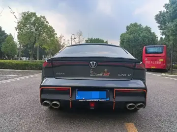 2023 Changan UNI-V с пробегом 48 000 км