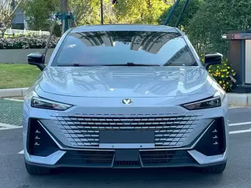 2022 Changan UNI-V с пробегом 39 000 км