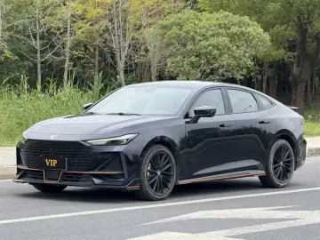 2022 Changan UNI-V с пробегом 40 000 км