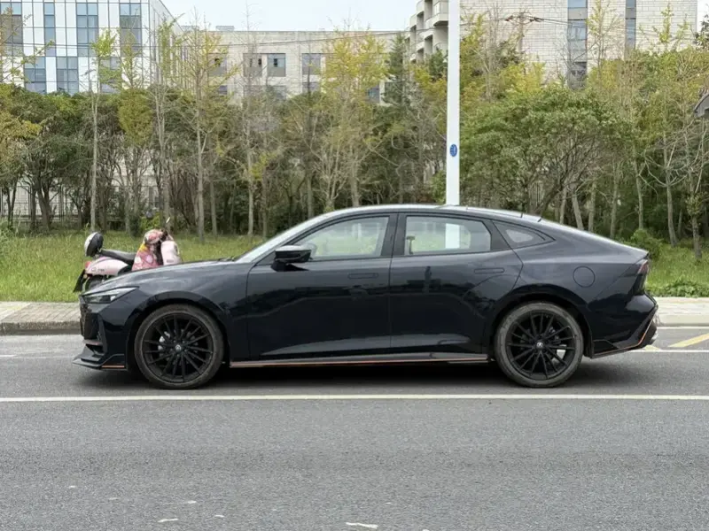 2022 Changan UNI-V с пробегом 40 000 км