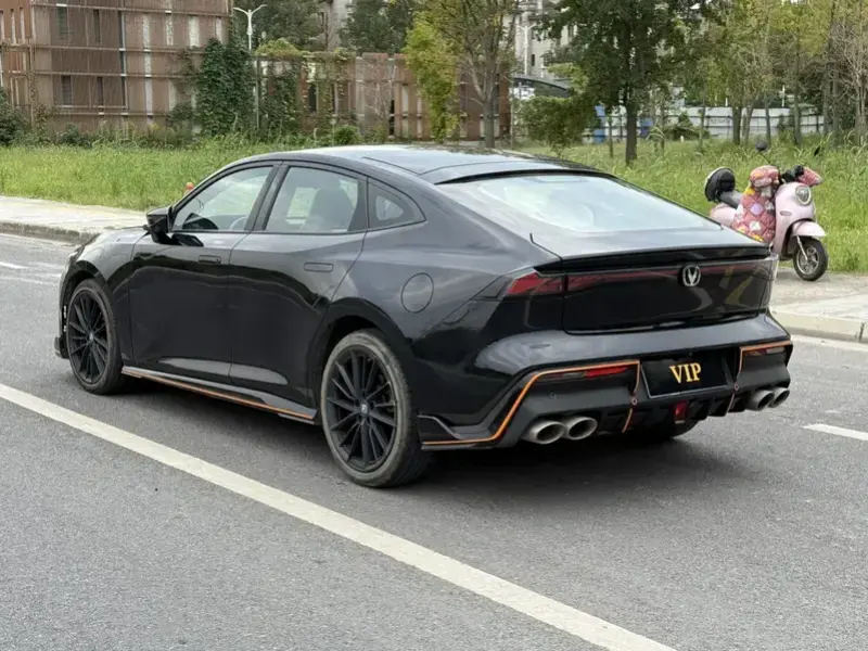 2022 Changan UNI-V с пробегом 40 000 км