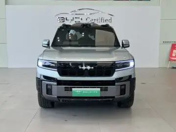 2025 BYD FangChengBao Leopard 8 с пробегом 2 000 км