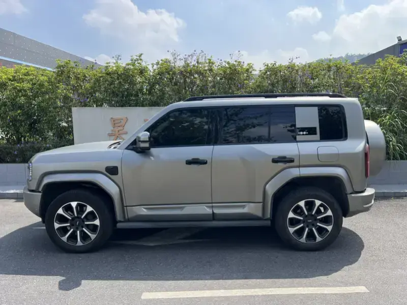 2025 BYD FangChengBao Leopard 5 с пробегом 32 000 км