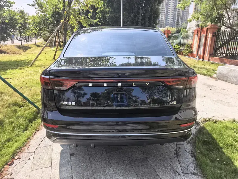 2022 Geely Emgrand с пробегом 42 000 км