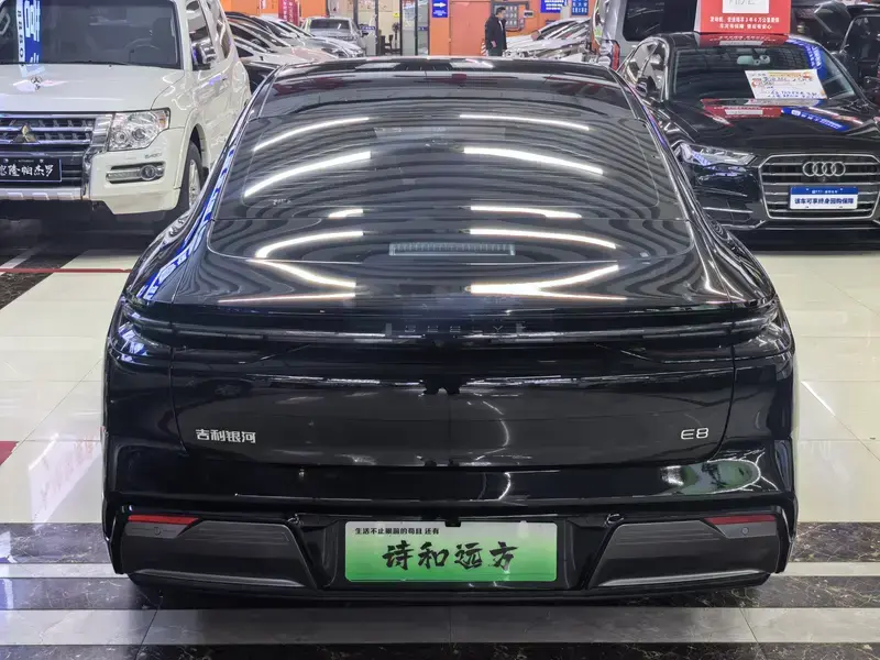 2024 Geely Galaxy E8 с пробегом 34 000 км