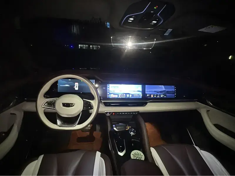 2021 Geely Monjaro с пробегом 28 600 км