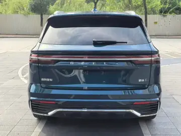 2023 Geely Monjaro с пробегом 68 000 км