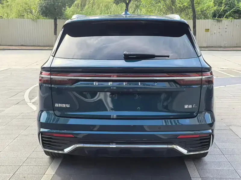 2023 Geely Monjaro с пробегом 68 000 км