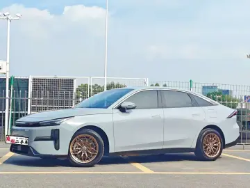 2024 Geely Galaxy L6 с пробегом 66 000 км