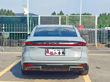 2024 Geely Galaxy L6 с пробегом 66 000 км