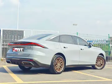 2024 Geely Galaxy L6 с пробегом 66 000 км