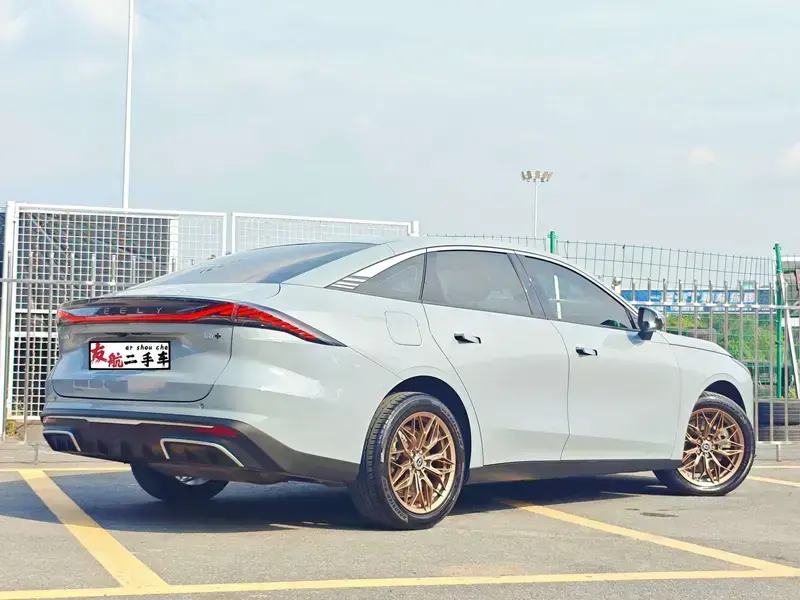 2024 Geely Galaxy L6 с пробегом 66 000 км
