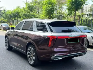 2020 Hongqi E-HS9 с пробегом 85 000 км