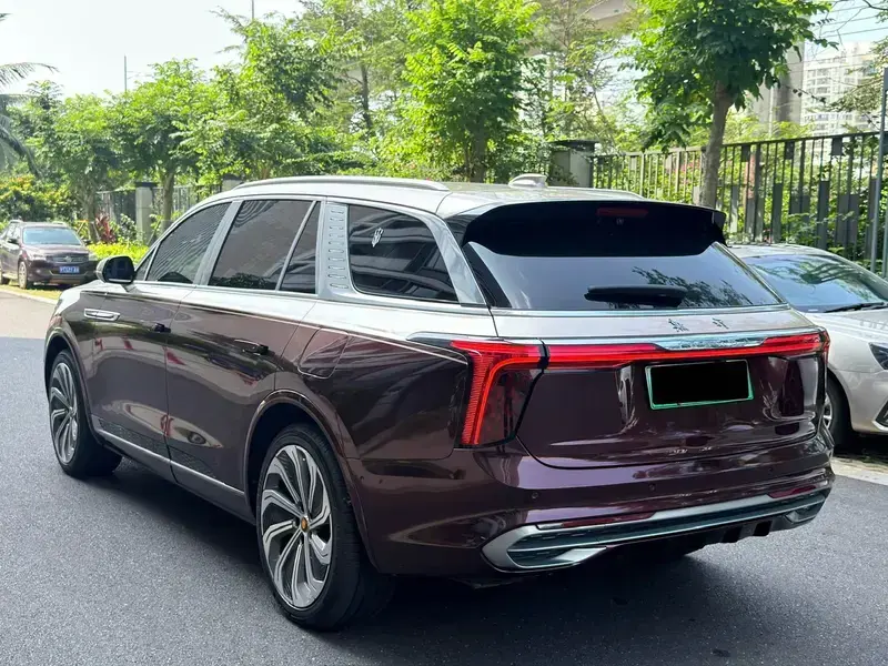 2020 Hongqi E-HS9 с пробегом 85 000 км