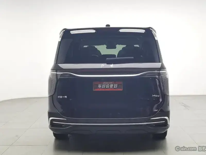 2022 Hongqi HQ9 с пробегом 110 500 км