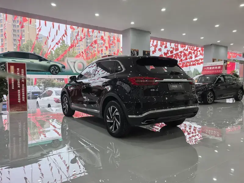 2022 Hongqi HS5 с пробегом 45 000 км