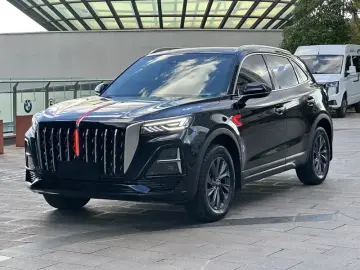 2025 Hongqi HS5 с пробегом 18 000 км