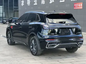 2025 Hongqi HS5 с пробегом 18 000 км