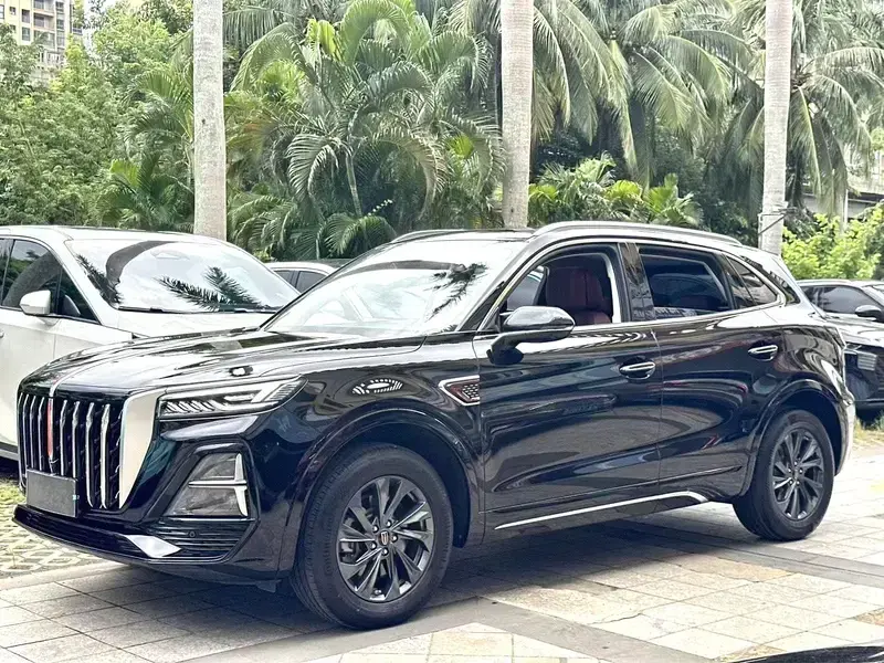 2023 Hongqi HS5 с пробегом 25 000 км