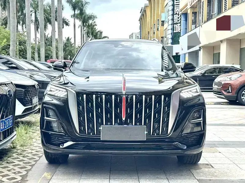 2023 Hongqi HS5 с пробегом 25 000 км