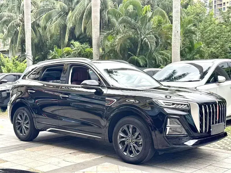 2023 Hongqi HS5 с пробегом 25 000 км