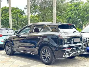 2023 Hongqi HS5 с пробегом 25 000 км