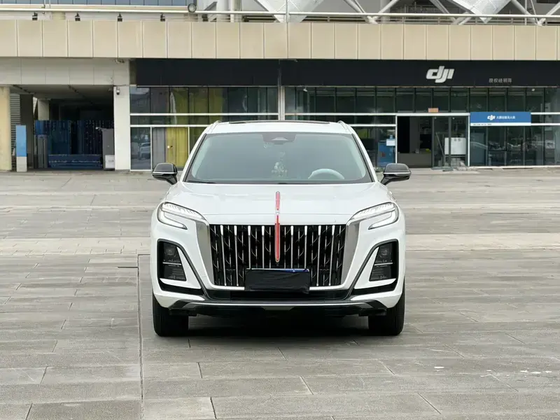 2023 Hongqi HS3 с пробегом 20 000 км
