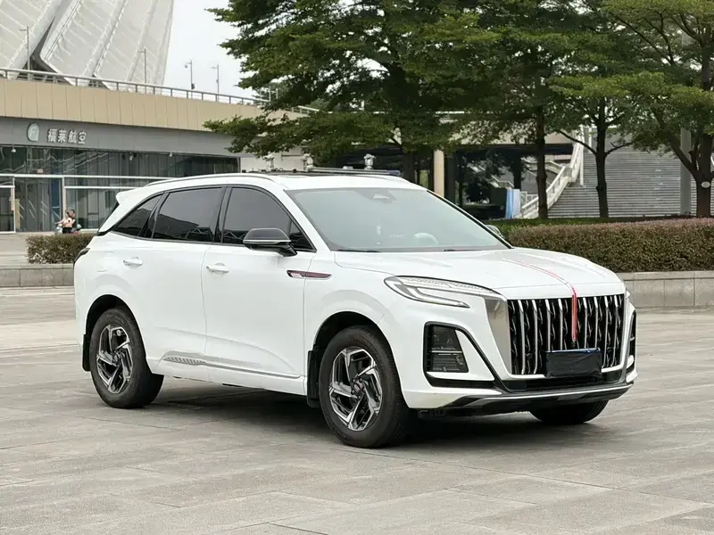 2023 Hongqi HS3 с пробегом 20 000 км