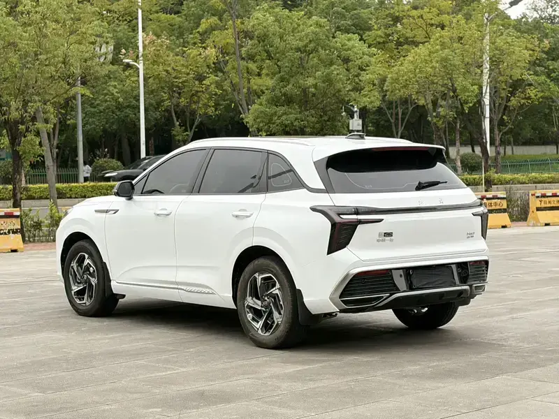 2023 Hongqi HS3 с пробегом 20 000 км