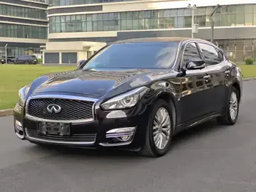 2015 Infiniti Q70 с пробегом 91 000 км