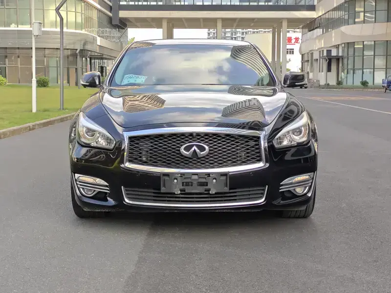 2015 Infiniti Q70 с пробегом 91 000 км