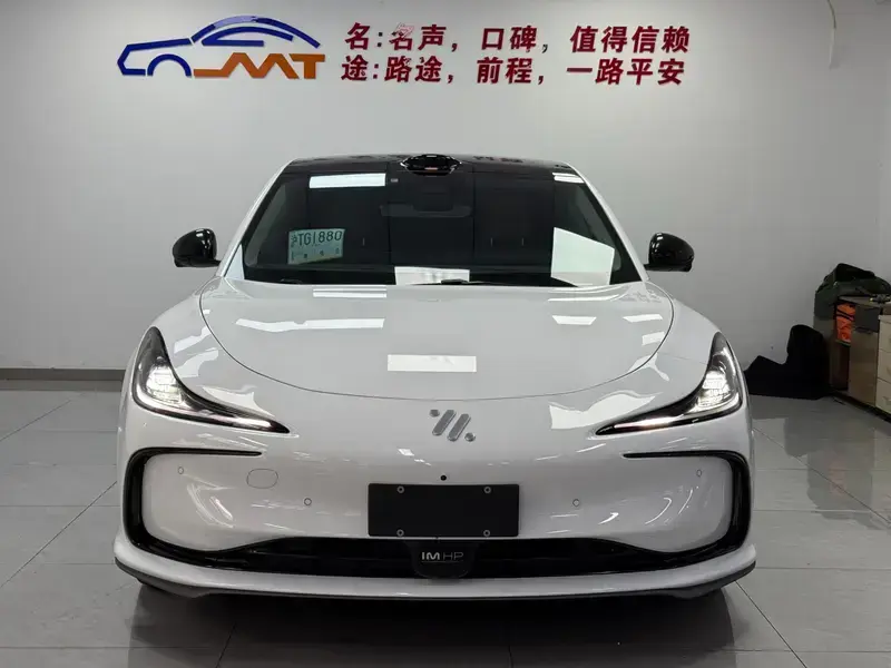 2024 IM Motors (Zhiji) L6 с пробегом 47 000 км