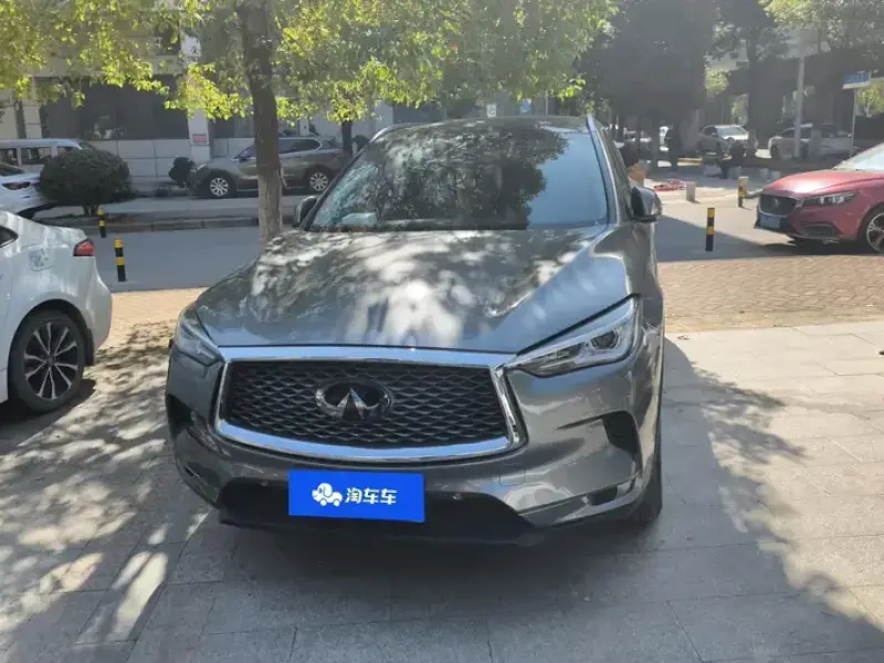 2022 Infiniti QX50 с пробегом 18 000 км