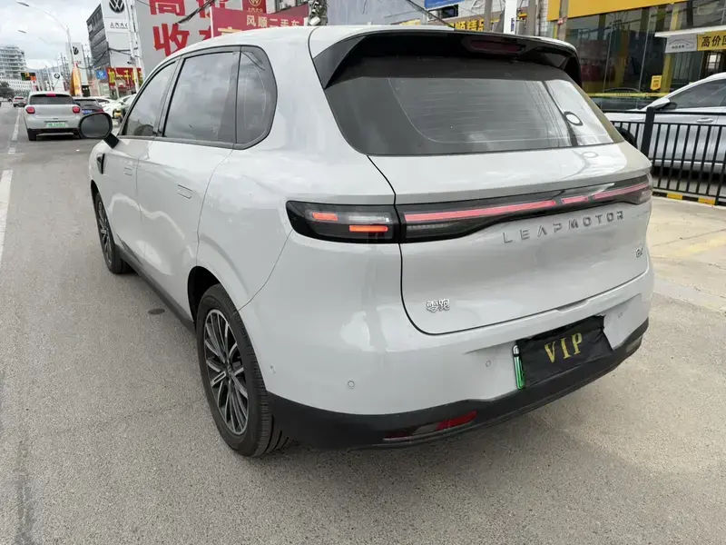 2025 Leapmotor B10 с пробегом 40 000 км