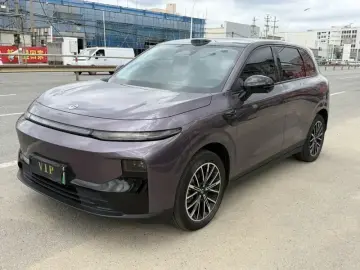 Leapmotor B10