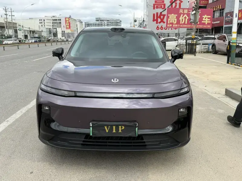2025 Leapmotor B10 с пробегом 12 000 км