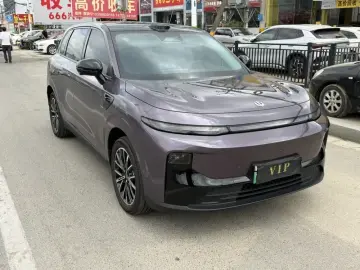 2025 Leapmotor B10 с пробегом 12 000 км