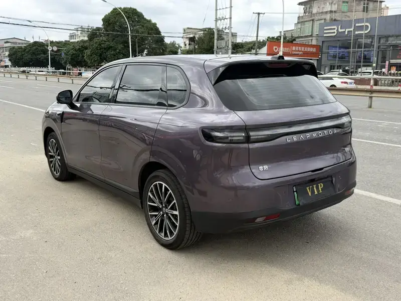 2025 Leapmotor B10 с пробегом 12 000 км