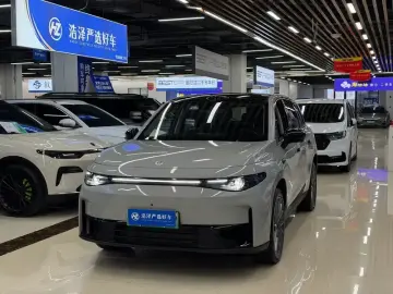 Leapmotor C10
