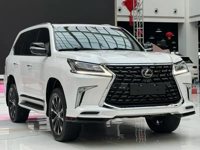 2022 Lexus LX с пробегом 55 000 км