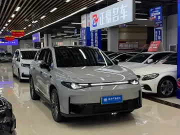 2024 Leapmotor C10 с пробегом 8 500 км