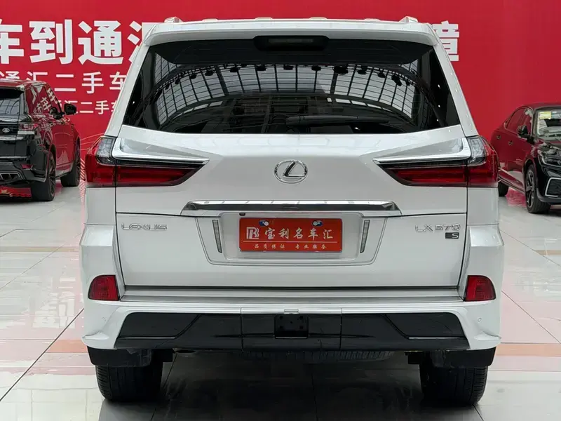 2022 Lexus LX с пробегом 55 000 км