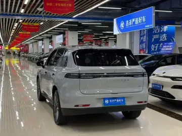 2024 Leapmotor C10 с пробегом 8 500 км