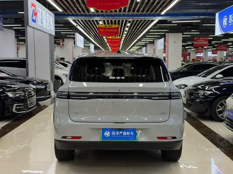 2024 Leapmotor C10 с пробегом 8 500 км