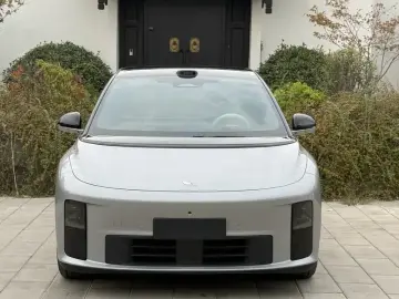2025 Li Auto (Lixiang) i6 с пробегом 22 000 км