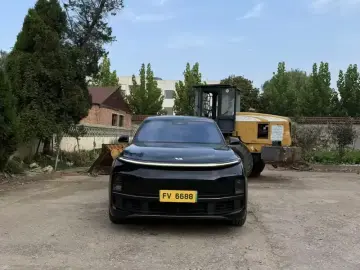 2024 Li Auto (Lixiang) L8 с пробегом 21 000 км