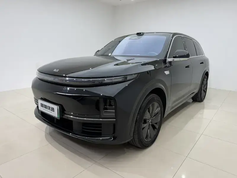 2025 Li Auto (Lixiang) L7 с пробегом 33 000 км